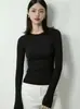Coleção Outono 2026: Blusa Feminina de Manga Longa com Gola Redonda, Estilo Francês, Corte Slim, Perfeita para Usar em Camadas com uma Camiseta de Corte Regular