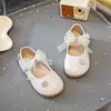 Sapatos de Couro com Strass para Moda Infantil 2026 Primavera/Verão Novos para Meninas Bico Redondo Cor Sólida com Strass Sapatos de Princesa Laço Sapatos Individuais