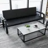 Sofá de oficina, diseño simple y moderno, estructura de hierro forjado, sofá pequeño adecuado para oficinas de negocios, áreas de recepción y salas de reuniones, con configuración de tres plazas y una mesa de centro central.