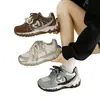 Zapatos de mujer de moda retro con bloques de color, nuevo modelo de otoño, zapatos de papá de suela gruesa que aumentan la altura para personas menudas, zapatillas casuales transpirables de doble malla