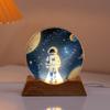 Al por mayor transfronterizo Luz nocturna luminosa Decoración de escritorio Adornos Lámpara de mesita de noche para dormitorio Lámpara de mesa ambiental Regalo de cumpleaños creativo