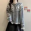 Abrigo Suéter Jacquard Fair Isle de Bloques de Color Retro Otoño/Invierno 2026 Nuevo Cuello Redondo Holgado Versátil Cardigan de Punto para Mujer