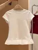 Estilo Nuevo de Verano 2026 Top Corto de Encaje Ajustado Versátil Patchwork de Encaje Blanco Camiseta de Manga Corta con Hombro Normal para Mujer