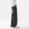 Producto Principal Otoño/Invierno 2026: Jeans de mezclilla lavada versátiles estilo retro americano para hombre, corte recto holgado con efecto de orejas de gato desgastado