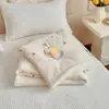 Manta de Verano de Gasa Arrugada 100% Algodón Grado Materno e Infantil Clase A Cubierta de Cama Bordada Estilo Manta de Verano Juego de Cuatro Piezas Manta de Verano para Aire Acondicionado