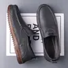 2025 primera capa piel de vaca nuevos zapatos de hombre diarios para hombre casuales de cuero zapatos de hombre suaves de cuero suela blanda zapatos para conducir una generación de pelo
