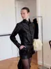 M@Dga Diseño de Nicho, Flor Estéreo Única Otoño e Invierno Nuevo Conjunto de Dos Piezas de Chaqueta de Cuero Ajustada + Falda