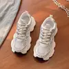 Zapatillas plateadas tipo 'Dad' para mujer 2026 Nuevas de Primavera/Verano Suela Gruesa que Aumenta la Altura Nicho Casual Versátiles Transpirables de Malla Zapatos Deportivos