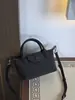 Otoño e Invierno 2025 Nuevo Bolso de Mano Tipo Dumpling de Piel de Vaca Gamuzada de Primera Capa Bolso Cruzado Versátil para Viajes Fábrica de Bolsos de Piel Genuina