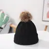 Novo chapéu de lã com pompom de pelo de guaxinim de cores mistas para moda feminina outono e inverno, chapéu de tricô quente, chapéu simples estilo coreano em formato de cúpula
