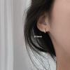 Brincos de Argola Pequenos Únicos para Mulheres, Estilo Coreano, Punhos de Orelha Clássicos e Modernos, Brincos de Pino, Argolas
