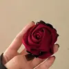 Grampo de rosa seca estilo caro clip de flor tridimensional retrô francês estilo feriado grampo de cabelo cabeça de trás clip de tubarão