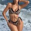 Bikini Sexy de Tres Piezas con Escote Halter y Correas, Estampado de Leopardo, con Almohadillas en el Pecho
