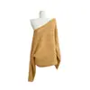 Suéter de fio estelar, mistura de lã, top de tricô com lantejoulas de fio prateado, estilo casual, design assimétrico nos ombros, peça de outer wear vazada