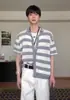 Camisa de punto a rayas azules y blancas de manga corta para hombre, estilo americano de verano, holgada, casual, con un toque de alta gama
