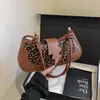 Moda Outono Simples Versátil Estampa de Leopardo Bolsa de Ombro 2025 Nova Tendência Nicho para o Dia a Dia Bolsa de Axila