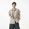 Camisa de Trabajo Color Caqui Manga Corta para Hombre Verano Minimalista Americano Holgada Cuello Campana Diseño con Cordón Camisa de Pareja Pulgada Tendencia