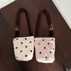 Estilo Ins Novas Flores Bordadas Doce Estilo Menina Bolsa de Bolinhas Bolsa Feminina Bolsa Tote Outono e Inverno Bolsa de Ombro Peluda