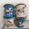 Cubos de Basura de Dibujos Animados al por Mayor en Stock, Diseño Creativo del Año del Caballo, Adecuado para Hogar, Sala de Estar, Dormitorio, Oficina, Cubo de Basura de Gran Capacidad