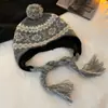 Gorro de Punto Fair Isle con Pompón y Orejeras para Mujer, Estilo Vintage, Cálido para Otoño e Invierno, Hace que la Cara Parezca Más Pequeña, Adecuado para Circunferencia de Cabeza Grande