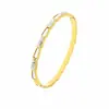 Pulsera de acero inoxidable de lujo ligero bestseller transfronteriza con incrustación de circonita en forma de diamante, accesorio de mano de moda, joyería del mismo estilo, venta al por mayor directa de fábrica
