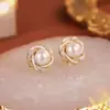 Brincos de Pérola Envolvidos com Zircônia Microincrustada para Mulheres, Brincos Exquisitos e Compactos de Novo Estilo, Brincos Elegantes Franceses de Alta Qualidade para Atacado
