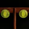 Qingdao Vintage Esmalte Verde Oval Pedra Olho de Gato Padrão Esculpido Brincos Redondos Brilhantes Brincos Femininos