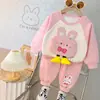 Conjunto de Moletom com Bolsa Fofo para Meninos e Meninas 2024 Novo Estilo Roupas de Primavera e Outono para Crianças Moda Infantil Tendência de Roupas para Crianças