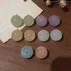 Aretes de Tachuela Coloridos con Forma de Bollo para Mujer 2026 Estilo Nuevo Pendientes de Color Caramelo de Gama Alta Dulces y Versátiles Pendientes para el Día a Día Modernos