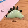Venta al por mayor de muñecos de dinosaurio de algodón tridimensionales, ropa para niños, bolsos, zapatos, calcetines, bufandas, colgantes, accesorios, broche de peluche.