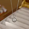 Collar de Bola Pequeña Dorada Cumplidora de Deseos Chapado en Oro para Mujer, Color Dorado, Lujo Ligero, Cadena de Clavícula en Capas de Alta Gama, Regalo
