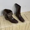 2026 Tendencia Otoño Invierno Nuevas Botas de Moda con Puntera Redonda, Hebilla de Cuero con Remaches, Plegables, para Mujer, Adelgazantes, Tacón Grueso, Botines