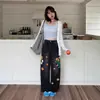 Jeans negros bordados florales para mujer de talla grande, diseño de estilo callejero americano, pantalones rectos de cintura alta para mujeres de talla grande
