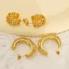 Pendientes Huecos Europeos y Americanos de Nicho de Alta Gama con Forma de C Transfronterizos para Mujer Acero de Titanio Chapado en Oro Versátiles Modernos Joyería Personalizada al por Mayor
