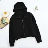 Moletom feminino com capuz, cintura alta, modelagem solta, comprimento curto, esportivo e casual, confortável e estiloso, feito com fleece grosso para aquecimento, perfeito para o outono e inverno
