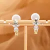 2025 Nuevo Estilo Estilo Caliente Elegante Mariposa Incrustada de Diamantes Clip para Oreja de Mujer Lujo Ligero Gama Alta Nicho Colgante Versátil Personalizado Moda Mujer