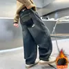 Roupas Infantis Meninos Jeans Soltos com Forro de Lã para o Inverno 2025 Novos Calças Grossas para Crianças Grandes Calças Compridas