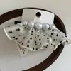 Falda Grande de Lunares Estilo Francés Pasador de Pelo de Perla Nuevo Estilo 2025 para Mujer Pinza de Resorte para Cola de Caballo Semi-atada en la Parte Trasera