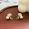 Pendientes con un Toque de Lujo Ligero y de Gama Alta, Pendientes de Perla Natural con Cierre de Plata 925, Diseño de Hoja de Ginkgo, Elegantes y Gráciles