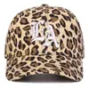 Nova Moda Boné de Baseball Estampa de Leopardo Bordado com Letras Boné de Bico de Pato Simples Casual Proteção Solar Chapéu Transfronteiriço Marrom Tamanho Único Algodão