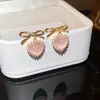 Garota de Cabelo Rosa! Brincos de Gato Rosa Olho de Gato Super Feéricos com Laço e Coração, Brincos Gentis e Doces, Acessórios de Orelha Frescos e Delicados