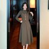 Conjunto Elegante Estilo Chanel Nuevo Estilo Otoño e Invierno 2026: Conjunto de Tres Piezas: Camisola de Moda + Suéter de Punto + Falda de Cintura Alta