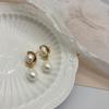 Pendientes de perlas estilo francés para mujer, sencillos, estilo frío, retro, metálicos, de alta gama, combinables con todo.