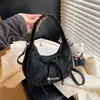 Bolsa de Design Nicho Estilo Coreano para Mulheres 2026 Nova Moda Primavera e Verão Bolsa Transversal Simples Bolsa de Mão Exquisita Bolsa Tote Pequena