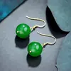 Brincos de Calcedônia Verde para Mulheres, Brincos de Jade Sintético Estilo Chinês, Ganchos de Orelha Simples Verdes, Brincos Retrô Cheongsam Atacado