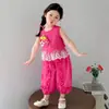 Conjunto Floral Estiloso de Verão para Meninas 2026 Novo Modelo Moda Pequena Menina Colete Sem Mangas Conjunto de Duas Peças de Verão