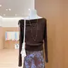 Toma real: Elegante top de punto con cuello de lazo y hombros descubiertos estilo francés para mujer, top casual y relajado de manga larga para otoño