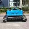 Exportación de cortacéspedes con seguimiento a Rusia. Estos cortacéspedes teledirigidos se pueden equipar con un quitanieves y tienen un ancho de corte de 60 cm.