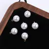 Colgante de perla de imitación de alto brillo al por mayor de fábrica no se cae capuchón de cobre ojo de oveja aretes de perla de alto brillo pendientes colgantes accesorios de broche