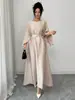 Ropa de Mujer Transfronteriza de Amazon Estilo Europeo y Americano Vestido de Commuter con Cuello Redondo y Mangas Acampanadas con Hebilla Metálica para Ceñir la Cintura y Efecto de Caída